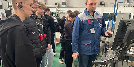 Тутаевский моторный завод организовал экскурсию для студентов автомеханического колледжа